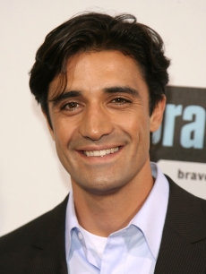 89506_gilles-marini-poses-on-the-red-carpet-at-bravos-first-a-list-awards-show-on-june-4-2008-at-hammerstein-ballroom-in-new-york